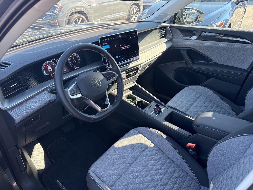 used 2025 Volkswagen Tiguan car, priced at $25,995