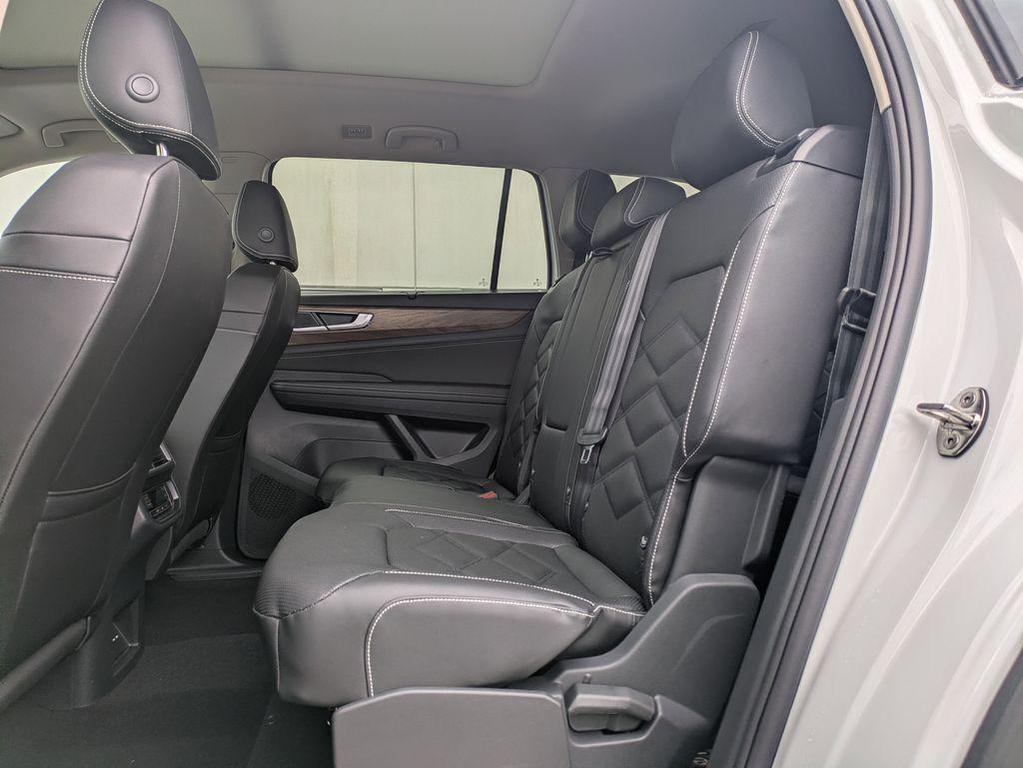 new 2026 Volkswagen Atlas car, priced at $46,622