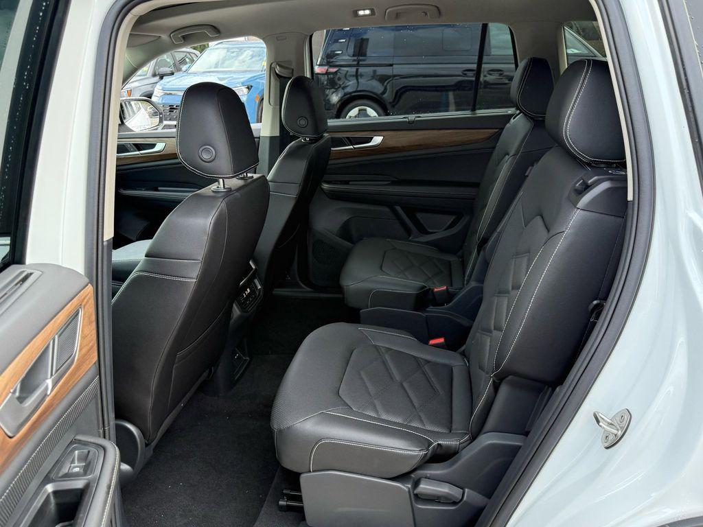 new 2026 Volkswagen Atlas car, priced at $47,395