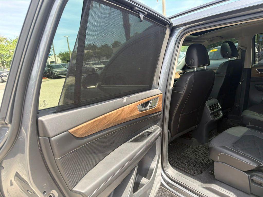 used 2024 Volkswagen Atlas car, priced at $31,995
