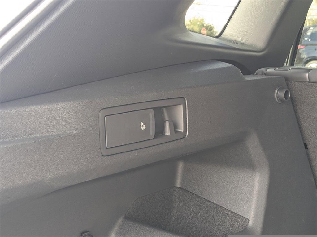 new 2026 Volkswagen Tiguan car, priced at $40,195