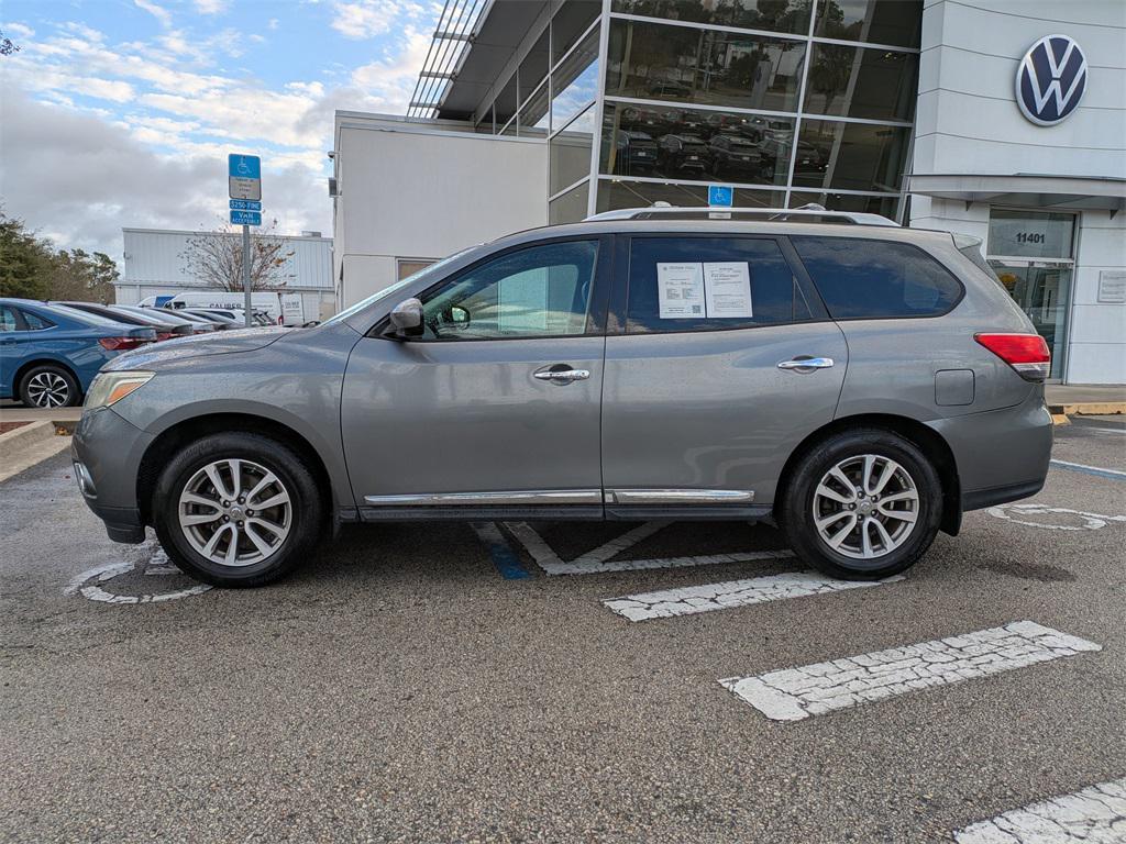 used 2015 Nissan Pathfinder car, priced at $7,995