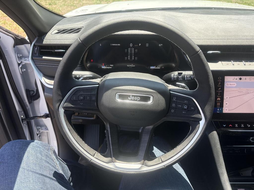new 2026 Jeep Grand Cherokee car, priced at $42,734