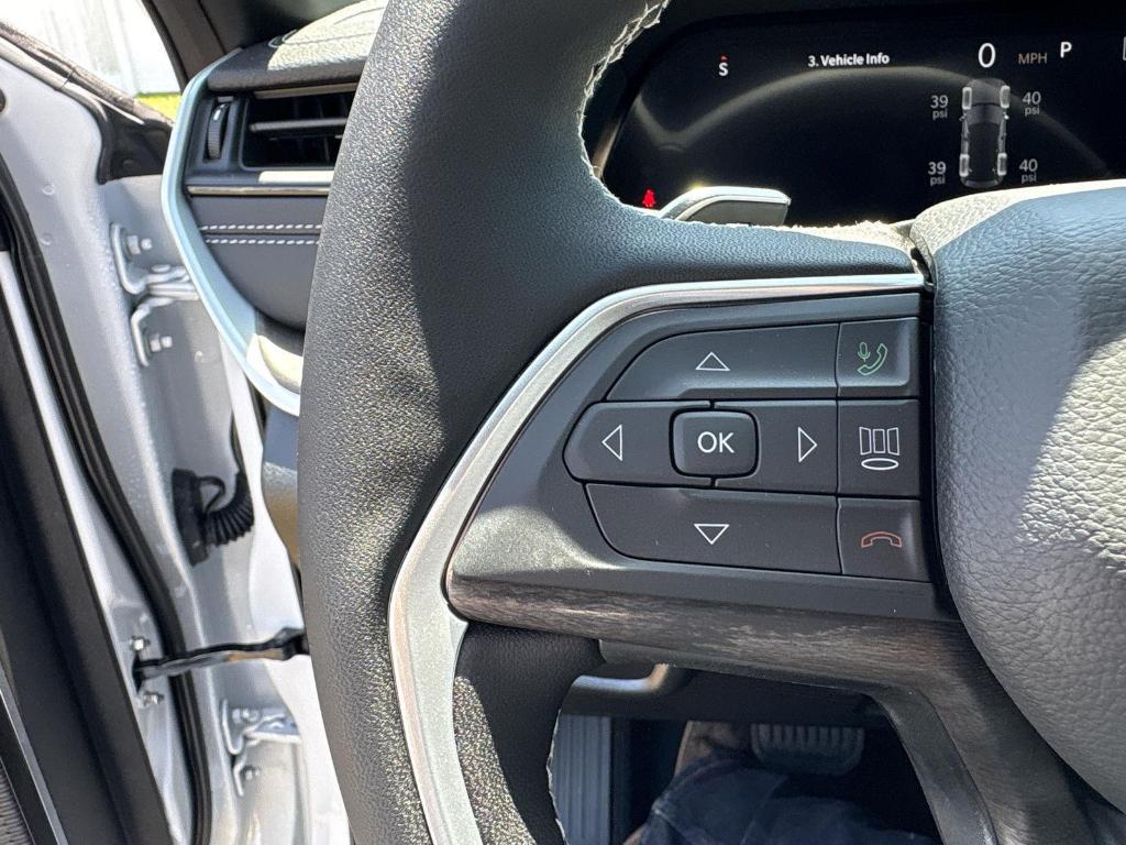 new 2026 Jeep Grand Cherokee car, priced at $42,734
