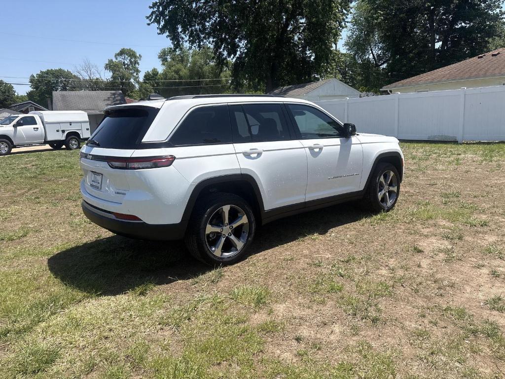 new 2026 Jeep Grand Cherokee car, priced at $42,734