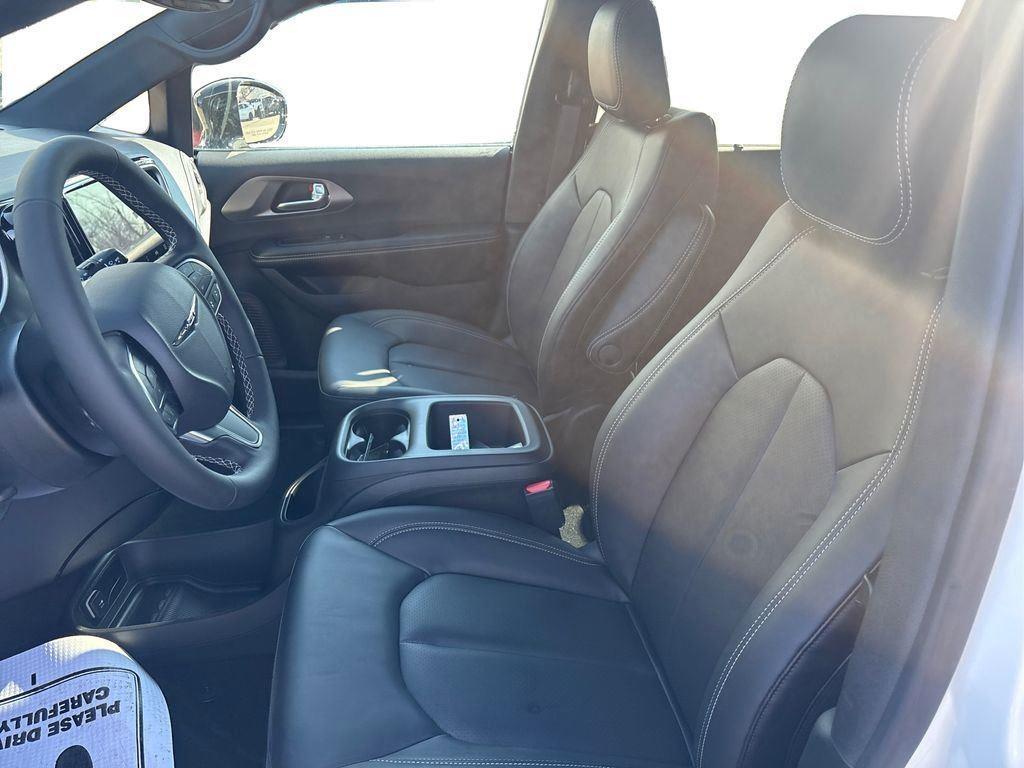 new 2026 Chrysler Pacifica car, priced at $39,435
