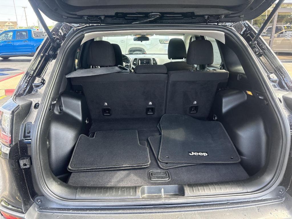 used 2019 Jeep Cherokee car