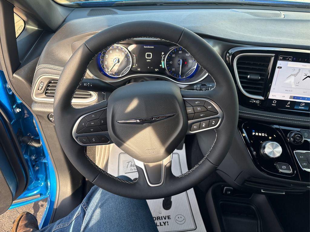 new 2026 Chrysler Pacifica car, priced at $39,930