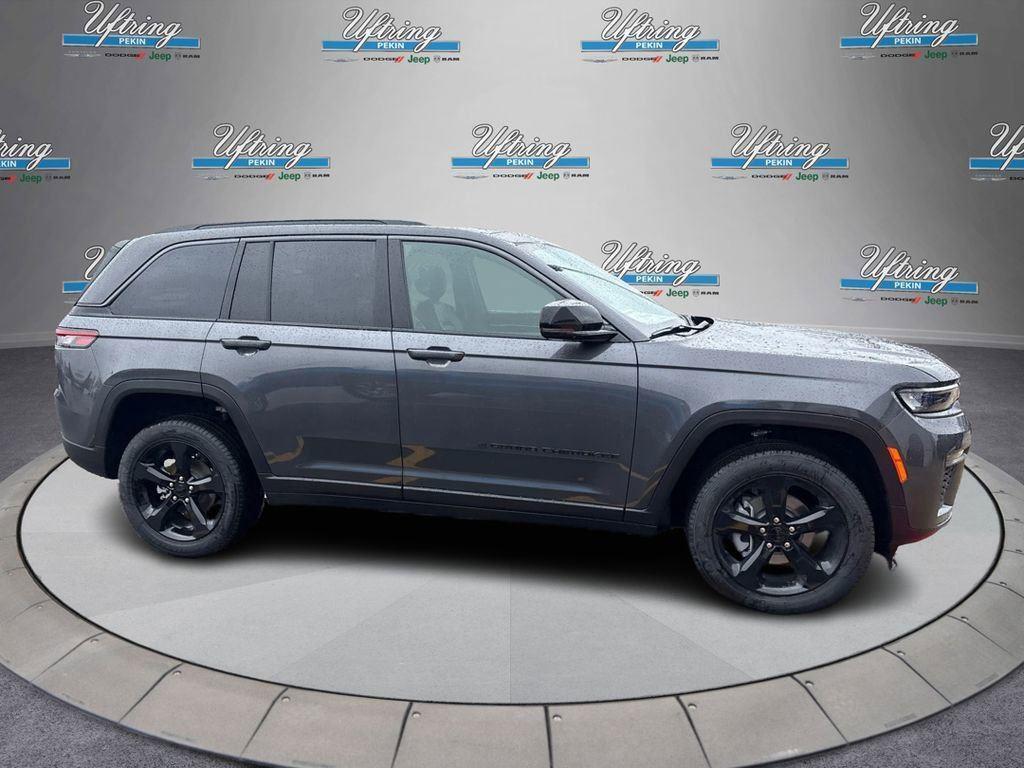 new 2026 Jeep Grand Cherokee car, priced at $42,080