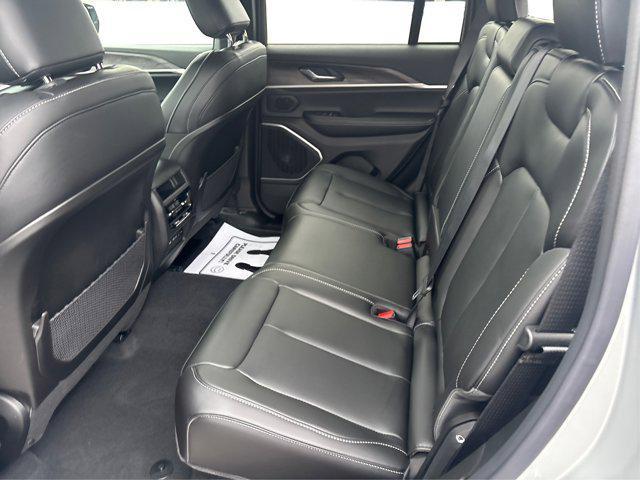 new 2026 Jeep Grand Cherokee car, priced at $43,985