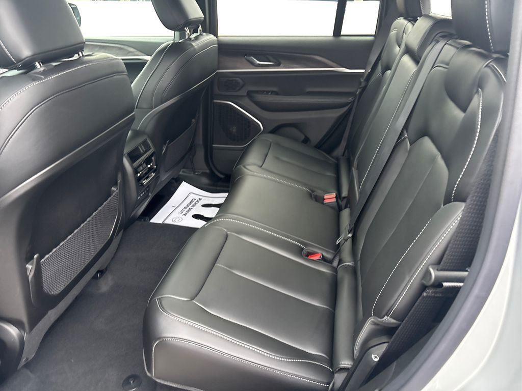 new 2026 Jeep Grand Cherokee car, priced at $40,485