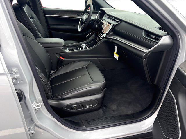 new 2026 Jeep Grand Cherokee car, priced at $43,985