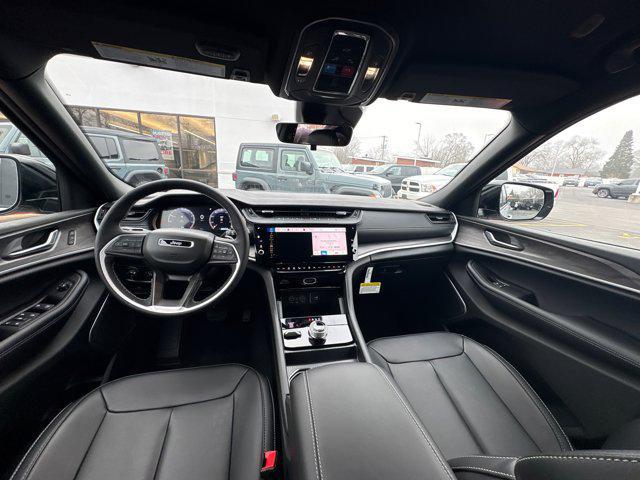 new 2026 Jeep Grand Cherokee car, priced at $43,985