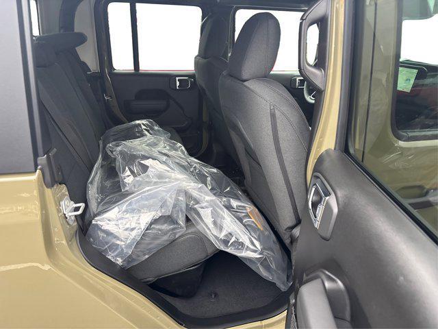 new 2025 Jeep Gladiator car, priced at $38,645