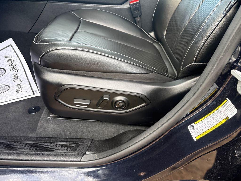 used 2024 Jeep Grand Cherokee car, priced at $39,799