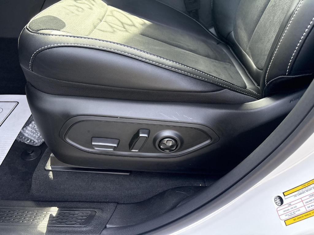 new 2026 Jeep Grand Cherokee car, priced at $40,430