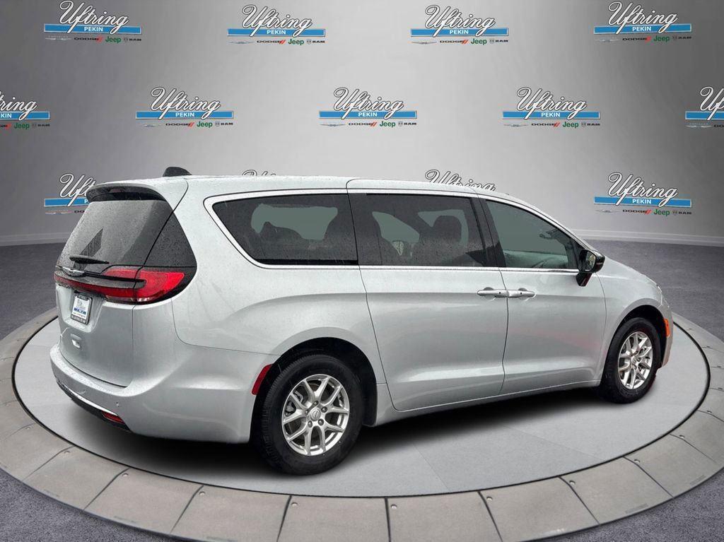new 2026 Chrysler Pacifica car, priced at $38,935