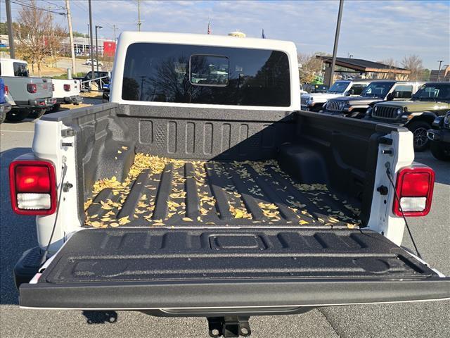 new 2026 Jeep Gladiator car, priced at $46,562