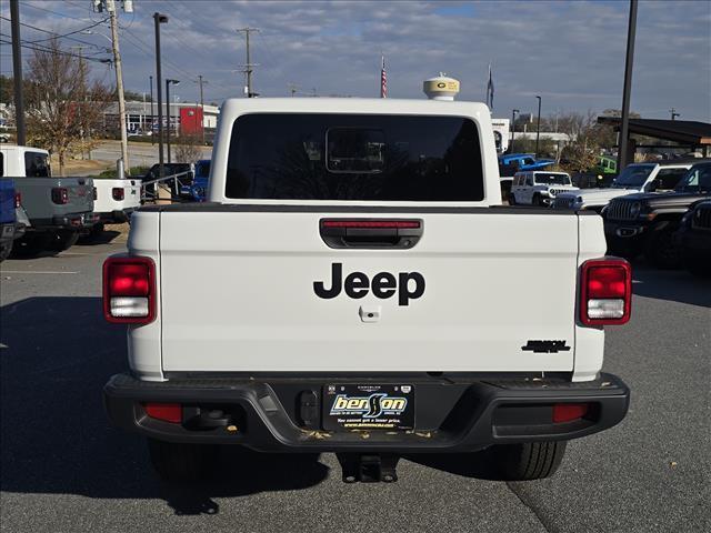 new 2026 Jeep Gladiator car, priced at $46,562
