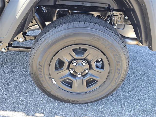 new 2026 Jeep Gladiator car, priced at $39,176