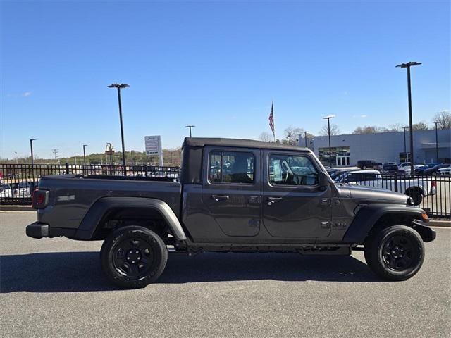 new 2026 Jeep Gladiator car, priced at $39,176