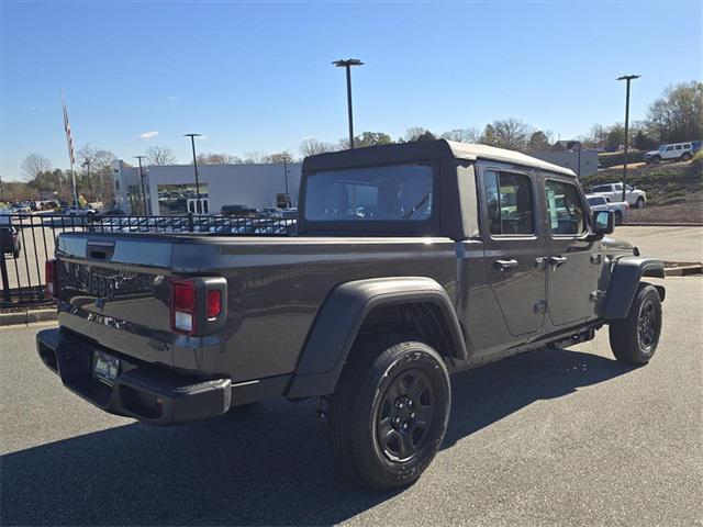 new 2026 Jeep Gladiator car, priced at $39,176
