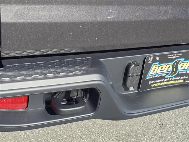 new 2026 Jeep Gladiator car, priced at $39,176