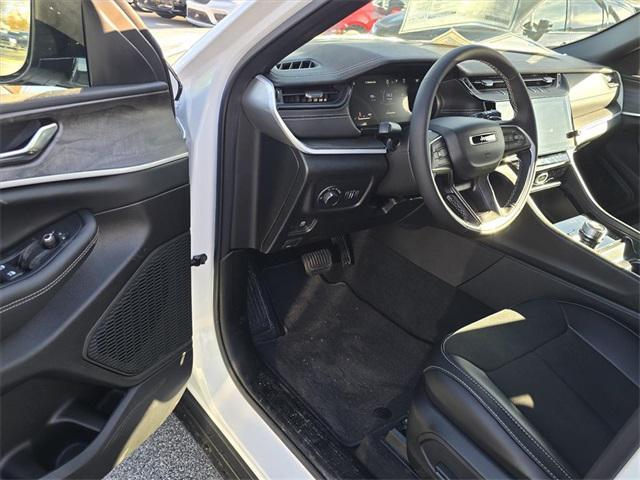 new 2026 Jeep Grand Cherokee car, priced at $47,067