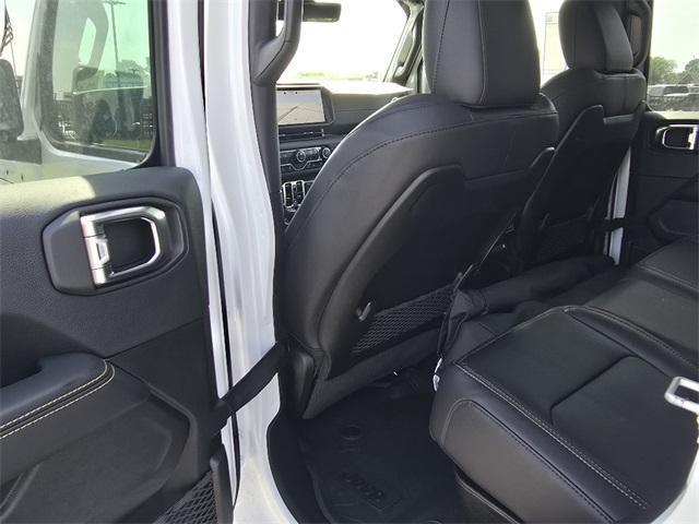 new 2025 Jeep Gladiator car, priced at $46,888