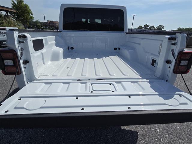 new 2025 Jeep Gladiator car, priced at $46,888