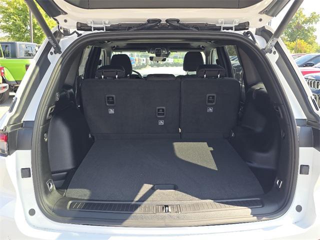 new 2025 Jeep Grand Cherokee car, priced at $36,061