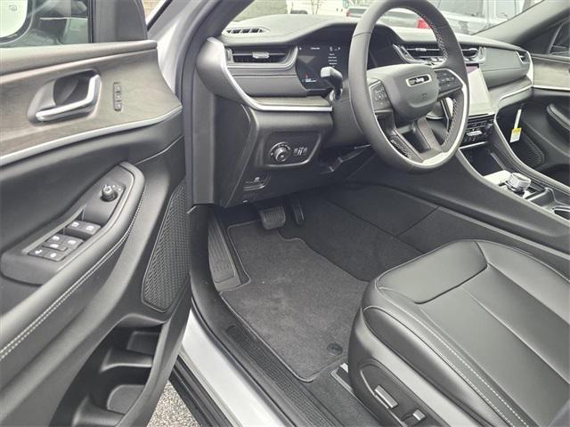 new 2025 Jeep Grand Cherokee L car, priced at $50,162