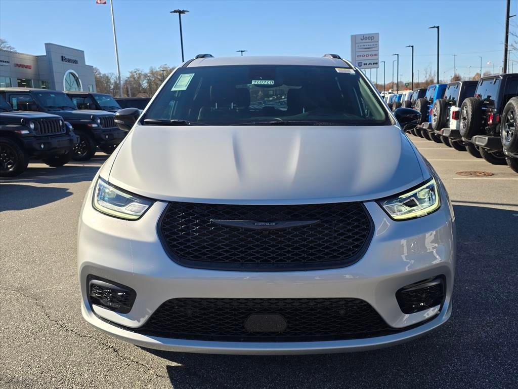 new 2026 Chrysler Pacifica car, priced at $44,548