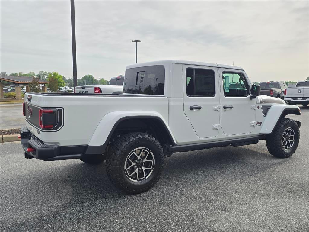 new 2026 Jeep Gladiator car, priced at $58,467