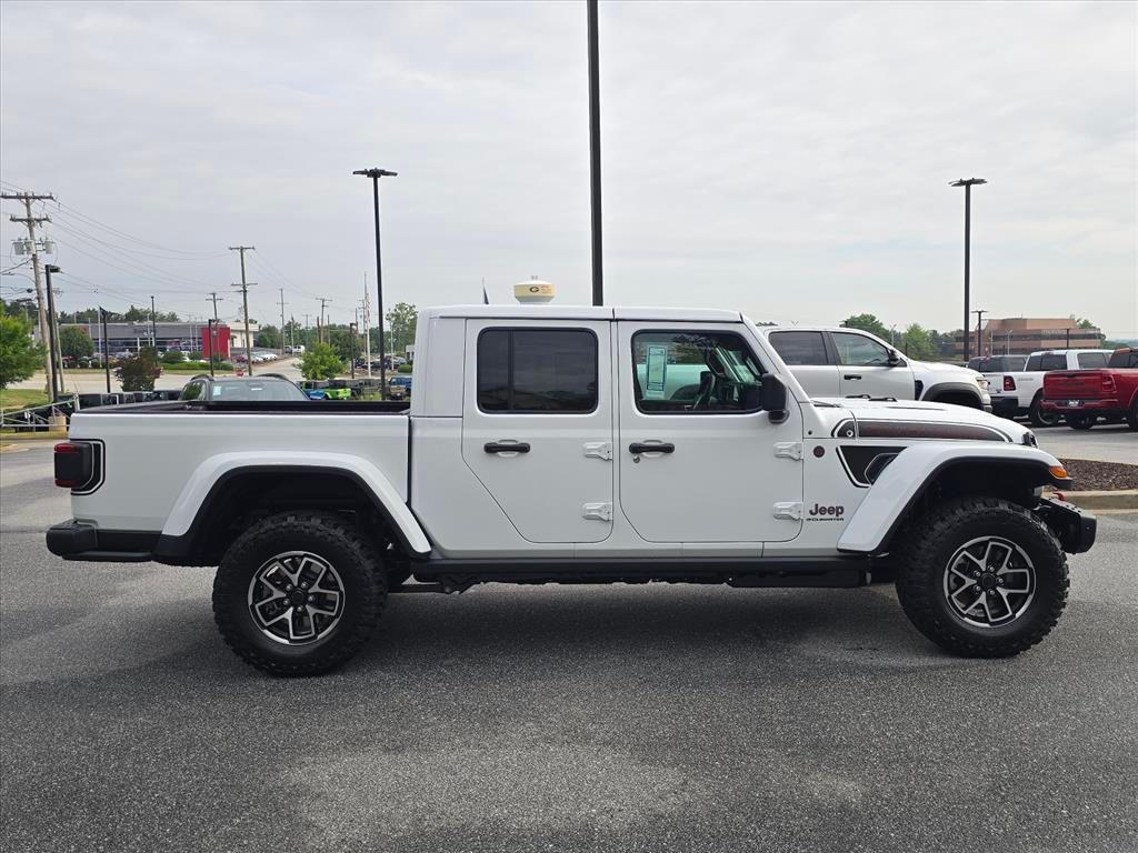 new 2026 Jeep Gladiator car, priced at $58,467