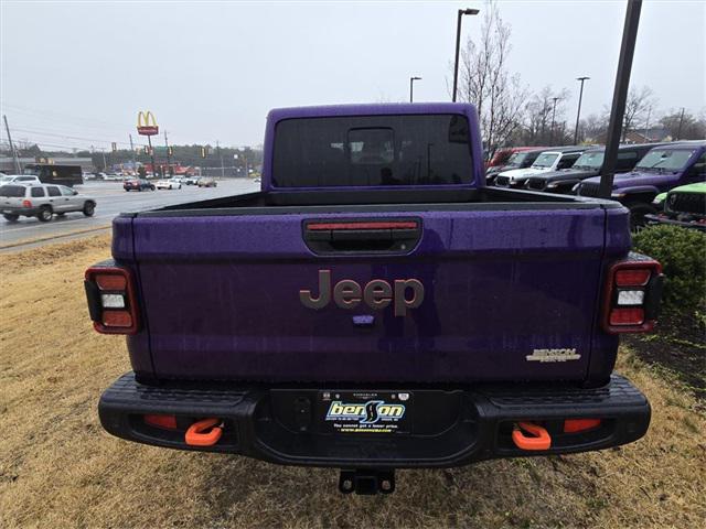 new 2026 Jeep Gladiator car, priced at $60,331