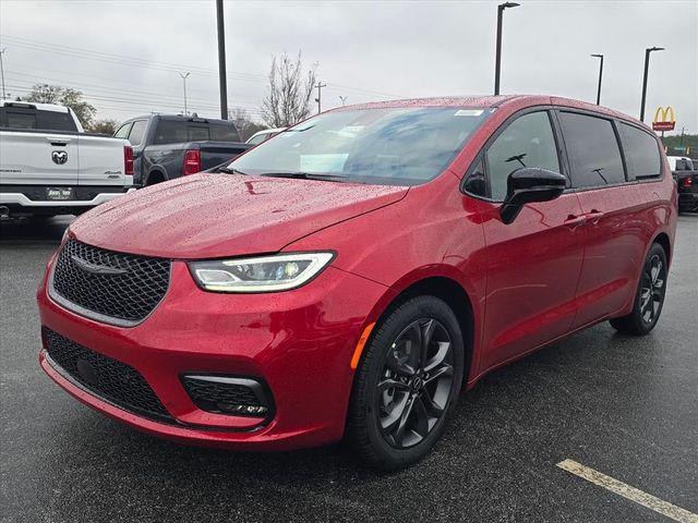 new 2026 Chrysler Pacifica car, priced at $42,143