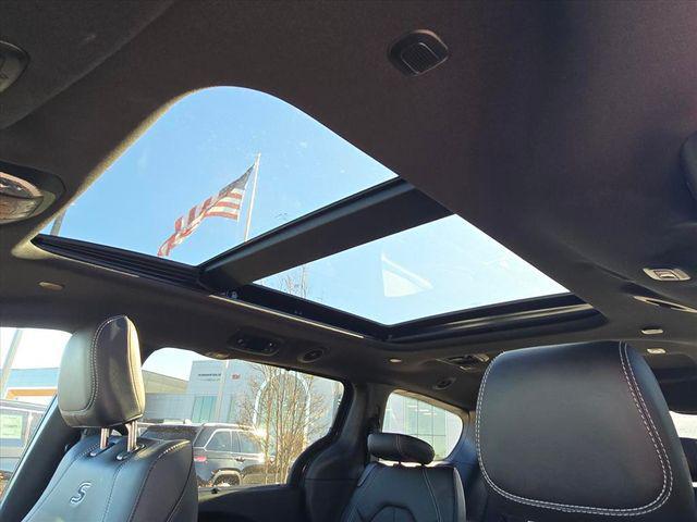 new 2026 Chrysler Pacifica car, priced at $44,675