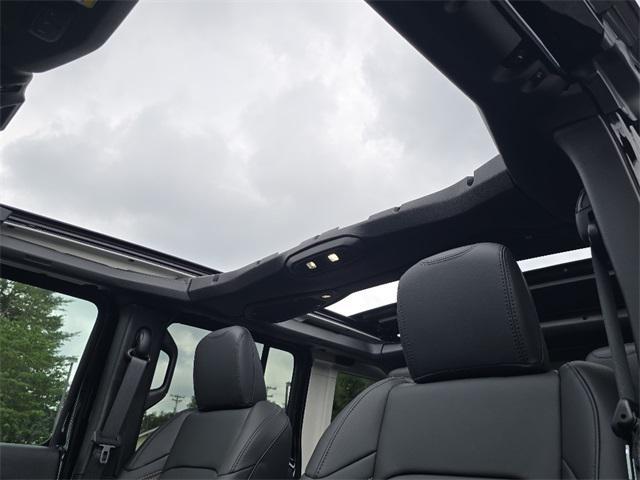 new 2025 Jeep Wrangler car, priced at $53,671