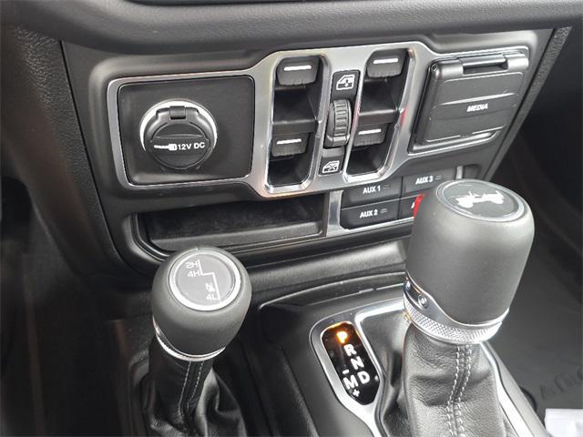 new 2025 Jeep Wrangler car, priced at $53,671