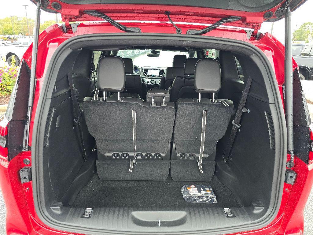 new 2026 Chrysler Pacifica car, priced at $39,362