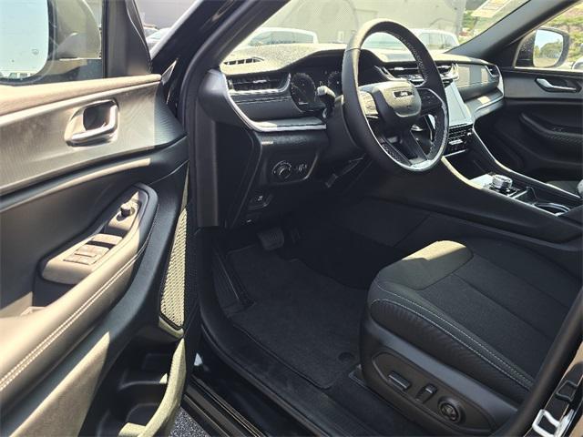 new 2025 Jeep Grand Cherokee car, priced at $32,755