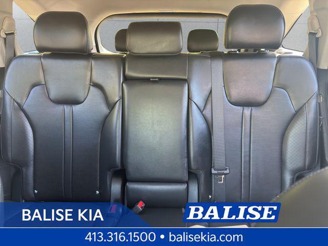 used 2024 Kia Sorento car, priced at $29,434