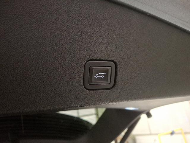 2022 Satin Steel Metallic Cadillac XT6