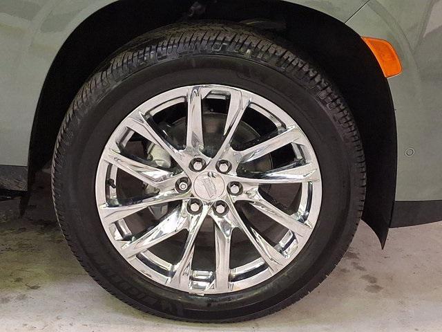 used 2023 Cadillac Escalade ESV car, priced at $72,100