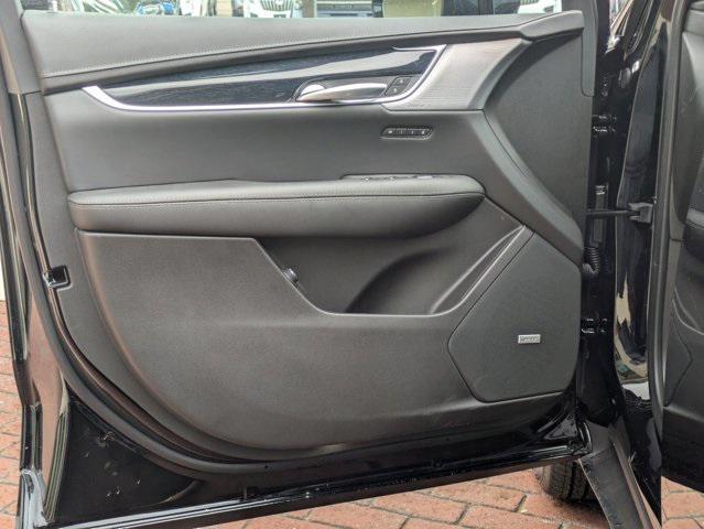 new 2025 Cadillac XT5 car, priced at $57,990