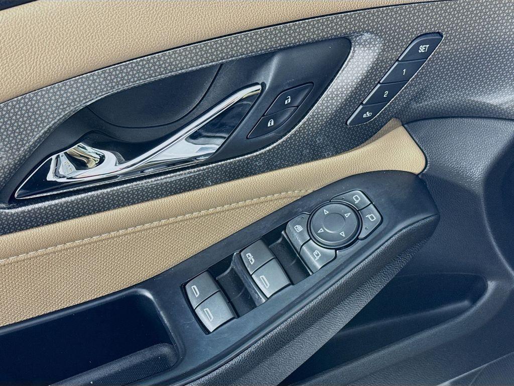 used 2023 Chevrolet Traverse car, priced at $34,499