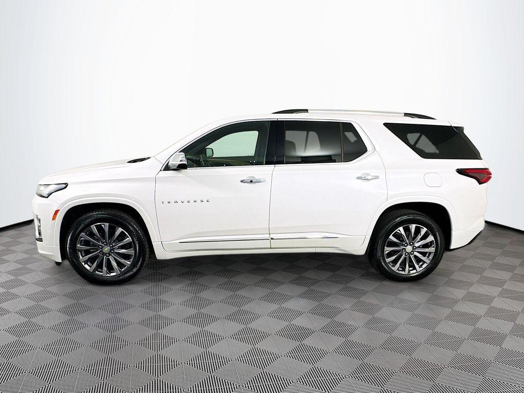 used 2023 Chevrolet Traverse car, priced at $34,499