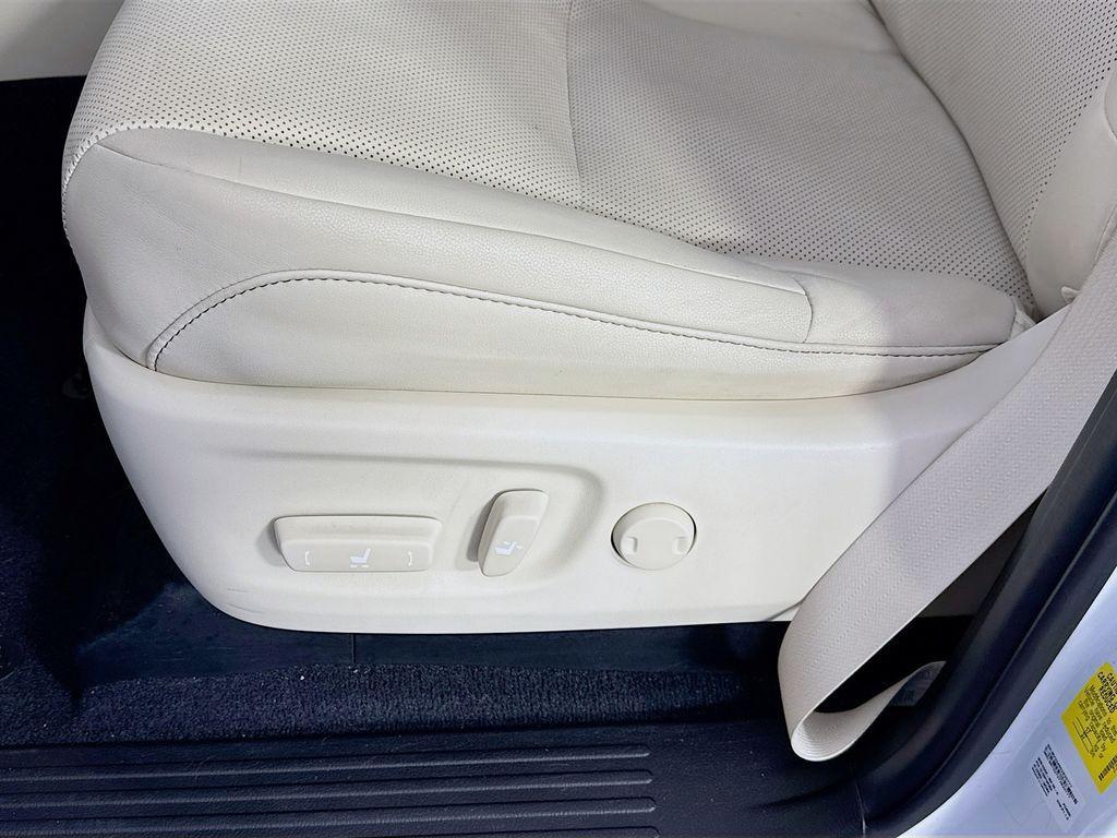 used 2023 Lexus GX 460 car, priced at $51,595