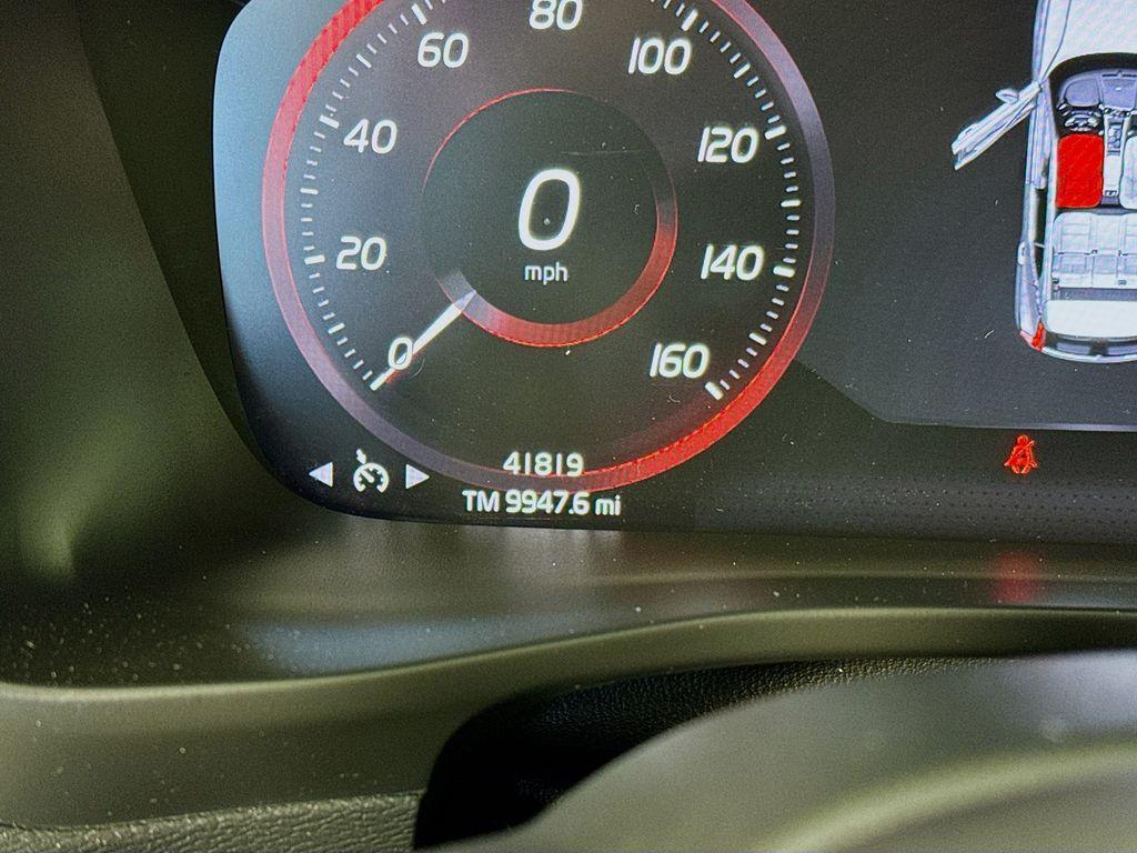 used 2020 Volvo XC40 car, priced at $22,988